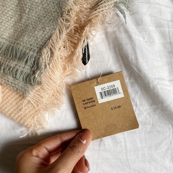 MWT Just Cozy Pink & Grey Blanket Scarf - Picture 3 of 4